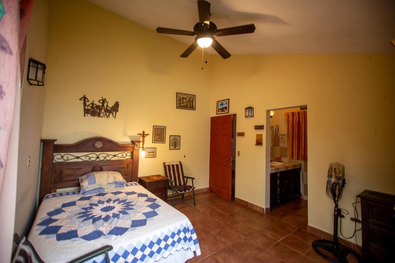 Santa María del Lago Casa de hóspedes San Pedro La Laguna Exterior foto